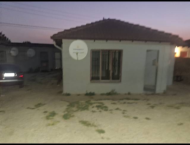 3 BEDROOM FREEHOLD TO LET IN CLAYVILLE